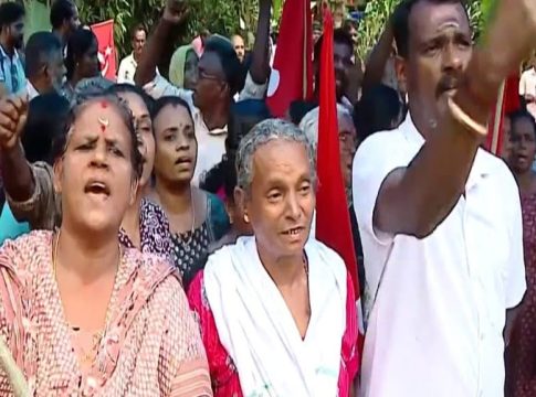malayidomthuruthu-land-issue