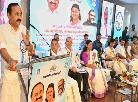 സംസ്ഥാനത്ത് പാൽ ഉൽപ്പാദനം ഒരുകോടി ലിറ്ററാക്കും; മുഖ്യമന്ത്രി Milk production will increased to one crore liters
