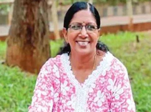 മകൾക്ക് കൂട്ടുപോയി; ബിരുദാനന്തര ബിരുദത്തിൽ ഒന്നാം റാങ്കോടെ ഷീജുവിന്റെ മടക്കം kk-sheeju-rank-holder