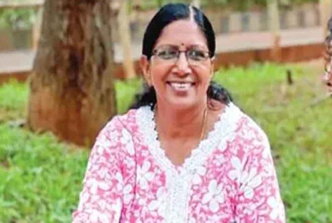 മകൾക്ക് കൂട്ടുപോയി; ബിരുദാനന്തര ബിരുദത്തിൽ ഒന്നാം റാങ്കോടെ ഷീജുവിന്റെ മടക്കം kk-sheeju-rank-holder