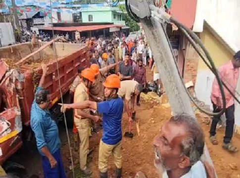 Tipper Lory Accident Kottarakkara