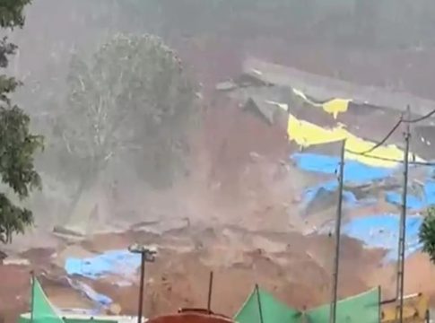കള്ളാടി മണ്ണിടിച്ചിൽ; നാലുമരണം, ഏഴുപേരെ കാണാനില്ല, ഒമ്പതുപേർ ചികിൽസയിൽ Wayanad Kalladi Tunnel Road Landslide