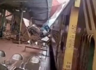 Kozhikode Railway Station Clock tower collapse