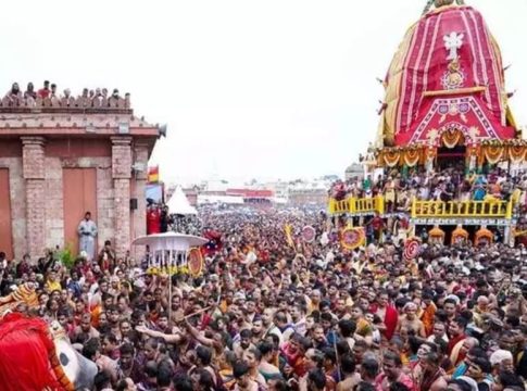 പുരിയിൽ രഥയാത്രയ്ക്കിടെ തിക്കും തിരക്കും; രണ്ടുമരണം, നൂറോളം പേർക്ക് പരിക്ക് Puri Jagannath Temple stampede death