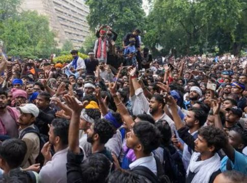 സിജെപി പാർലമെന്റ് മാർച്ചിൽ സംഘർഷം; ലാത്തിച്ചാർജ്, പോലീസിന് നേരെ കല്ലേറ് CJP Delhi Protest