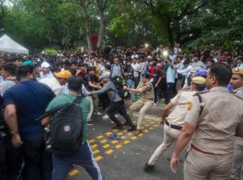 തെരുവിൽ യുവജനരോഷം, കേന്ദ്രം പ്രതിരോധത്തിൽ; ചർച്ചയ്ക്ക് വിളിച്ചതായി സിജെപി CJP Delhi Protest