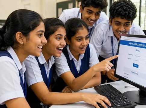 പ്ളസ് വൺ സീറ്റ് പ്രതിസന്ധി; 120 അധിക ബാച്ചുകൾ അനുവദിച്ച് ഉത്തരവിറക്കി Plus One seats added