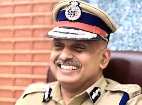 അനുമതിയില്ലാതെ വിദേശയാത്ര; എസ് ശ്രീജിത്തിന് അനുകൂലമായ റിപ്പോർട് തള്ളി ഹൈക്കോടതി adgp s sreejith