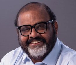 ‘സാരി കിട്ടാൻ നാളെ പോകേണ്ട, വാർത്ത വ്യാജം’; അതൃപ്തി അറിയിച്ച് ഗതാഗത മന്ത്രി CP John