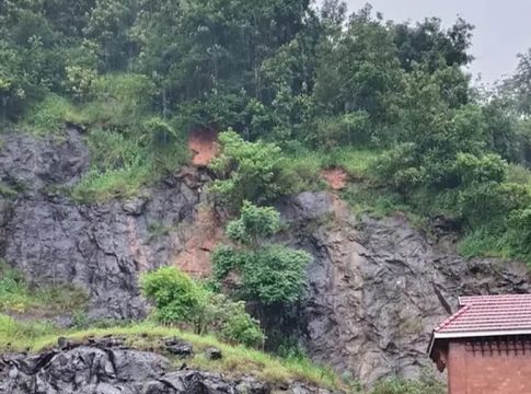 Kuthiran tunnel landslide