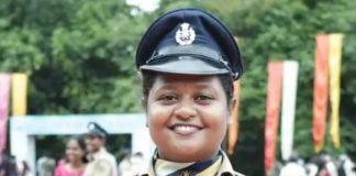 പോലീസ് യൂണിഫോമിൽ മകൾ; കോവിഡ് കവർന്ന അമ്മയുടെ ആഗ്രഹ സഫലീകരണം oliva