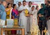 കാർഷികമേഖല സമ്പന്നമാകാൻ യുവസമൂഹം മുന്നിട്ടിറങ്ങണം; അഡ്വ. വിഎസ് ജോയ് എംഎൽഎ Muneera Koranapatta receives the PCWF Evergreen Ponkathir Award from V S Joy MLA.