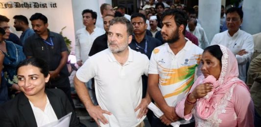 മുട്ടുമടക്കി ഡെൽഹി പോലീസ്; പെല്ലറ്റ് ആക്രമണത്തിൽ കേസ് രജിസ്റ്റർ ചെയ്തു delhi police pellet attack fir ragistred
