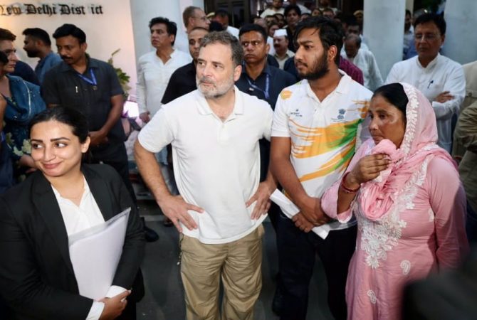 മുട്ടുമടക്കി ഡെൽഹി പോലീസ്; പെല്ലറ്റ് ആക്രമണത്തിൽ കേസ് രജിസ്റ്റർ ചെയ്തു delhi police pellet attack fir ragistred