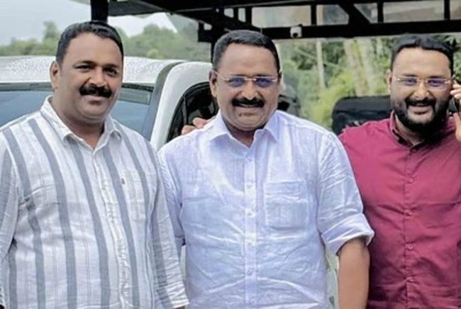 മുട്ടിൽ മരംമുറി; പ്രതികൾക്ക് വീണ്ടും തിരിച്ചടി; വിചാരണ സ്റ്റേ ചെയ്യില്ല Muttil tree cutting accused