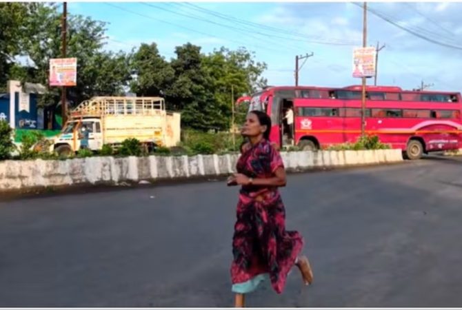 ട്രാക്ക് സ്യൂട്ടും കോട്ടുമില്ല; നഗ്നപാദയായി മാരത്തണിൽ ഓടി ഒന്നാമതെത്തി രമാഭായ് mother runs marathon barefoot to fund daughters' education