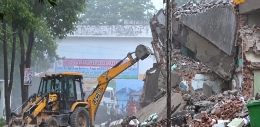 bulldozer-action-on-saharanpur-mosque
