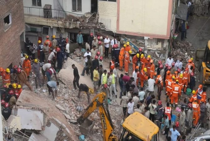 Students hostel collapsed in Delhi