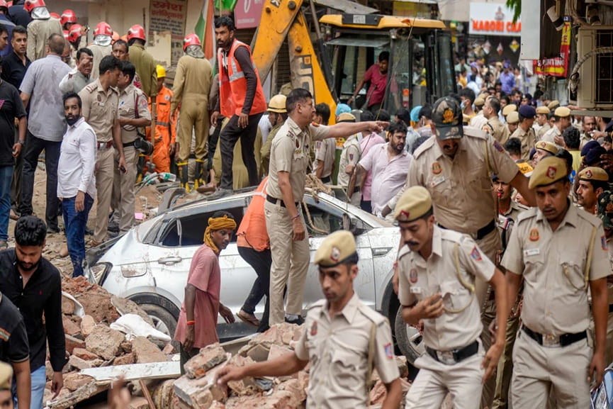 building collapse in Delhi students pg building collapsed in delhi