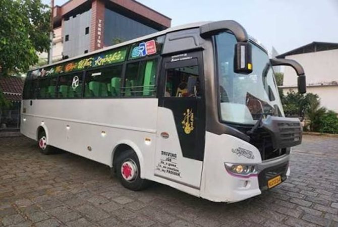 tourist bus