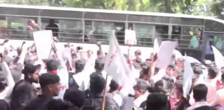 ഗ്യാനേഷ് കുമാറിന്റെ രാജി; ജന്തർ മന്തറിൽ പ്രതിഷേധം, നേതാക്കളെ അറസ്റ്റ് ചെയ്ത് നീക്കി DYFI Protest in Delhi Jantar Mantar