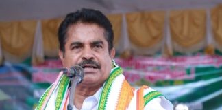 നിലപാടിൽ ഉറച്ച് അടൂർ പ്രകാശ്; തിങ്കളാഴ്ച എഐസിസിക്ക് പരാതി നൽകും Adoor Prakash