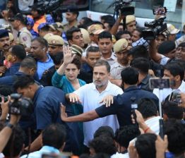 ‘രാജിവെക്കും വരെ വിടില്ല’; പ്രതിഷേധം ശക്തമാകുന്നു, പ്രതിപക്ഷം രാജ്ഘട്ടിലേക്ക് INDIA Alliance Protest Delhi