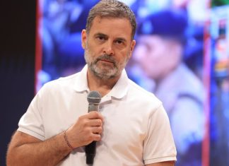‘ദേശീയ പതാക ഉയർത്തുന്നത് കുറ്റമല്ല, യുവജനങ്ങളെ ജയിലിലടക്കുന്നത് ഭീരുത്വം’ Rahul Gandhi
