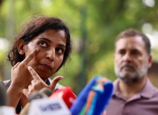 എൻഎസ്യു നേതാവ് ആതിരയുടെ പരാതി; തിരുവനന്തപുരം മ്യൂസിയം പോലീസ് കേസെടുത്തു NSUI Leader Athira-Rahul gandhi