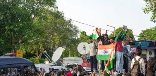 കോണോട്ട് പ്ളേസ് ഒഴിപ്പിച്ചു; 150ഓളം പേർ കസ്റ്റഡിയിൽ, നാളെയും പ്രതിഷേധം CJP Tiranga Rally Delhi