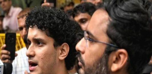 ‘മൗലികാവകാശത്തിന്റെ നഗ്നമായ ലംഘനം’; ഹൈക്കോടതിയിൽ ഹരജിയുമായി സിജെപി sourav das and ashutosh ranka