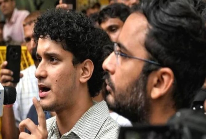‘മൗലികാവകാശത്തിന്റെ നഗ്നമായ ലംഘനം’; ഹൈക്കോടതിയിൽ ഹരജിയുമായി സിജെപി sourav das and ashutosh ranka