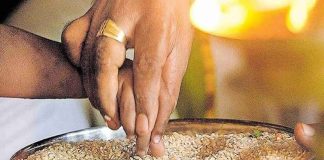 ആദ്യാക്ഷരം കുറിച്ച് കുരുന്നുകൾ; വിദ്യാരംഭ ചടങ്ങുകൾ പുരോഗമിക്കുന്നു vijayadashami vidyarambham 2026